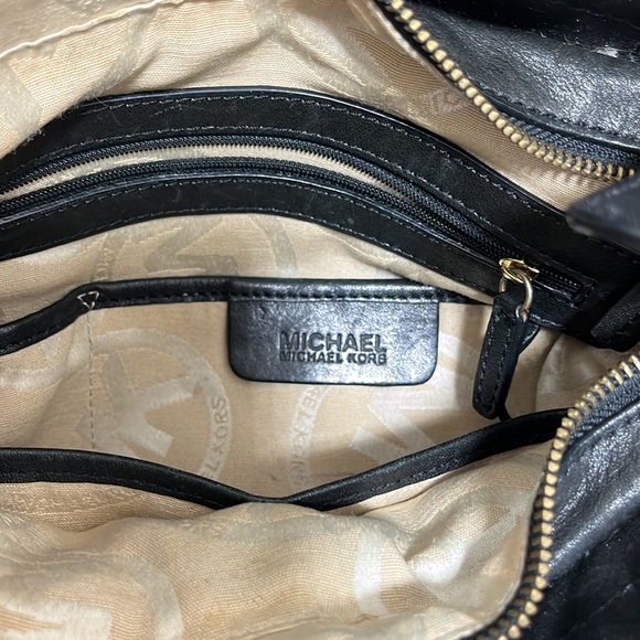 Michael Kors Black and Gold Leather Bag Zip Close Inside Outside Pockets - Picture 10 of 13